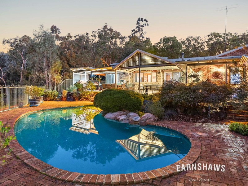 Property for sale in Glen Forrest