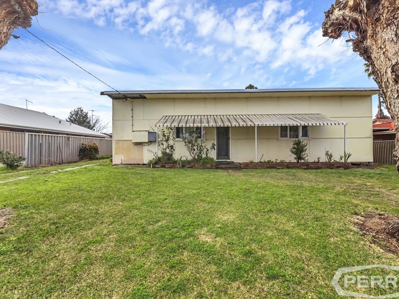 Property for sale in Mandurah, 72 Boundary Road, Barry Mitting H & N