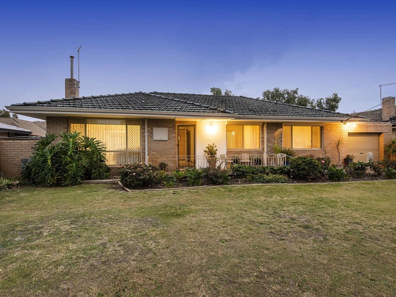 Property for sale in Morley : Passmore Real Estate