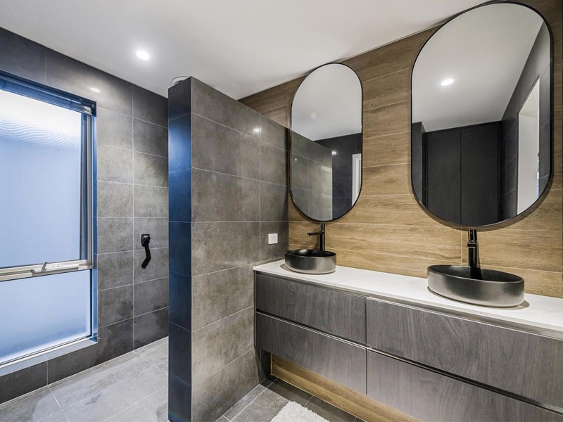 Property for sale in Morley : Passmore Real Estate