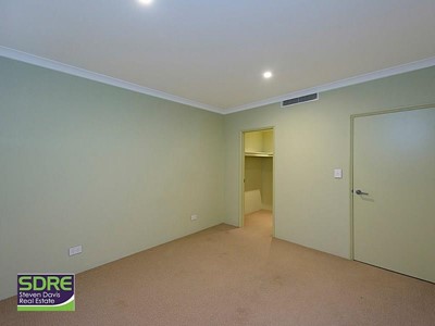 Property For Lease in Como
