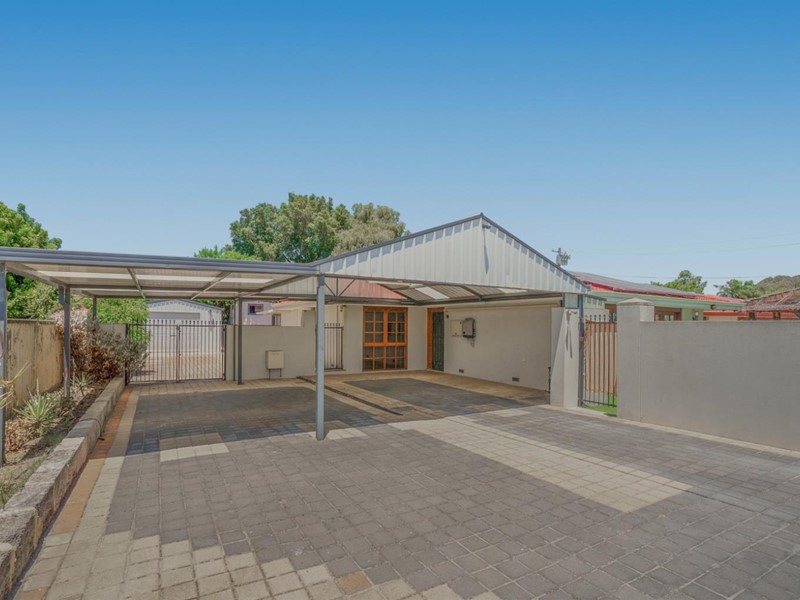 Property for sale in Thornlie : Star Realty Thornlie