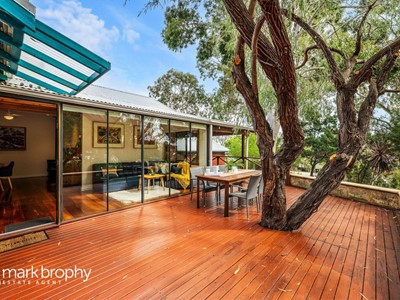 Property for sale in Hamilton Hill : Mark Brophy Estate Agent