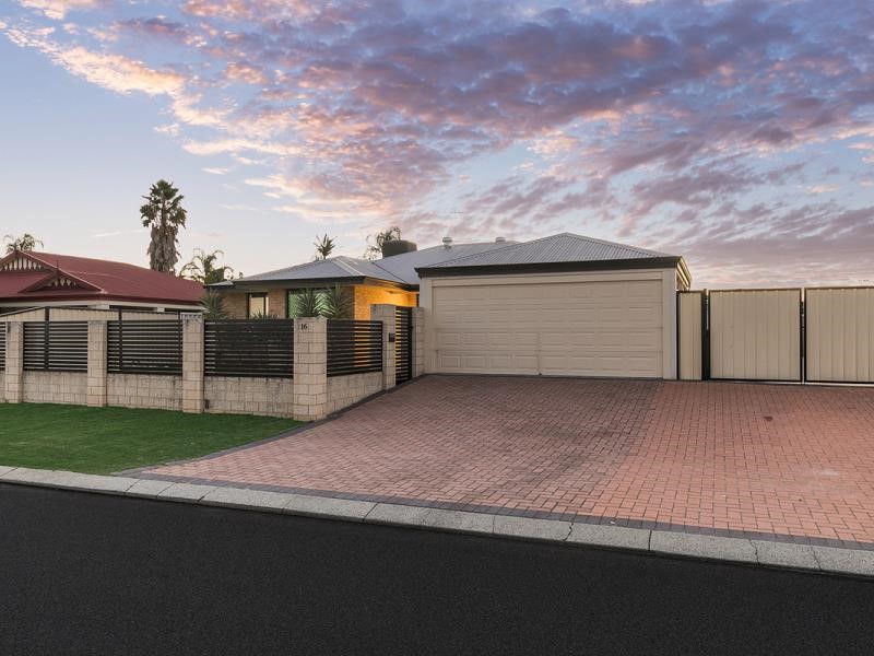 Property for sale in Huntingdale