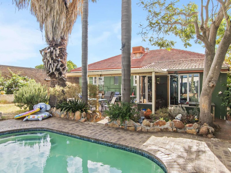 Property for sale in Doubleview : West Coast Real Estate