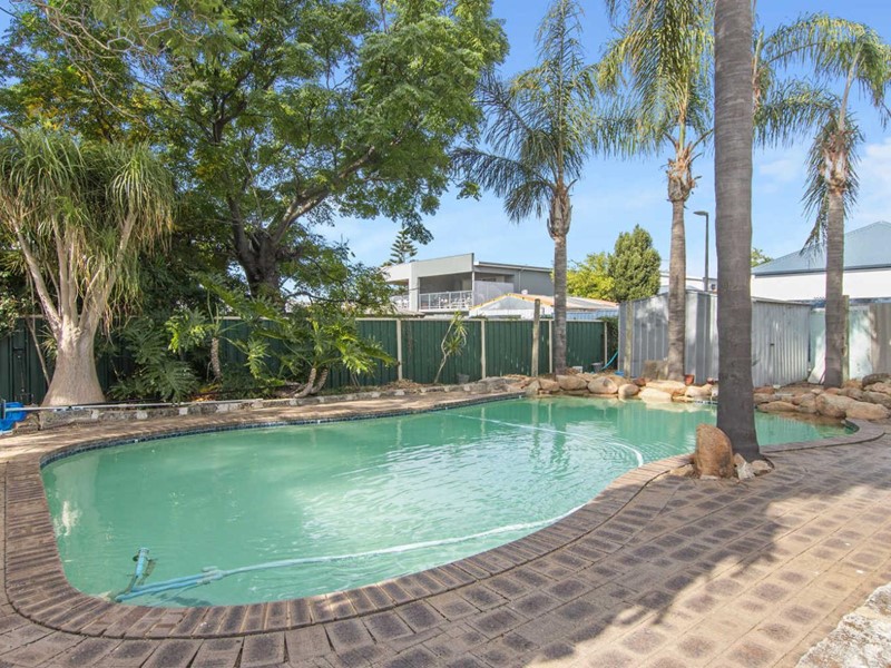 Property for sale in Doubleview : West Coast Real Estate