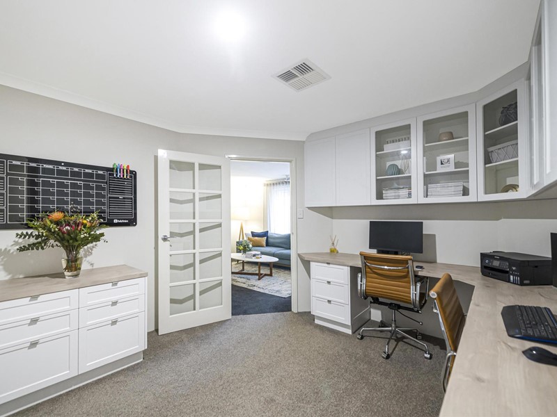 Property for sale in Morley : Passmore Real Estate