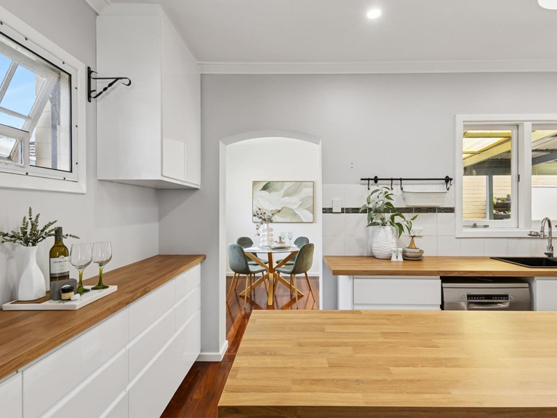 Property for sale in Morley : Passmore Real Estate