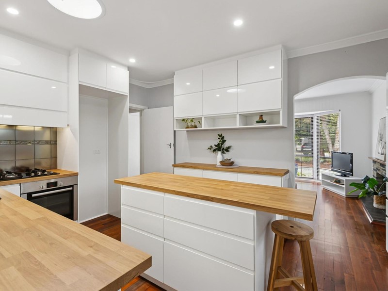 Property for sale in Morley : Passmore Real Estate