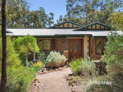 Property for sale in Sawyers Valley