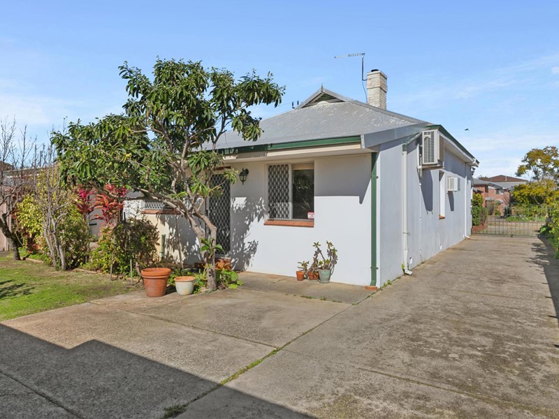 Property for sale in Inglewood : Passmore Real Estate