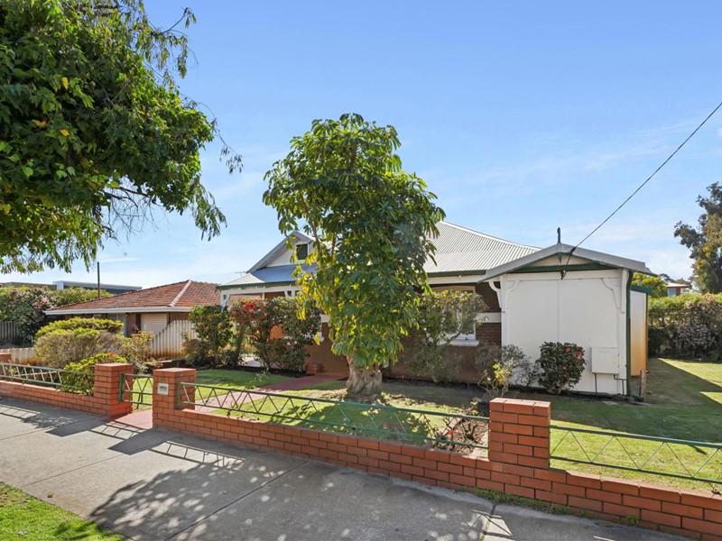 Property for sale in Inglewood : Passmore Real Estate