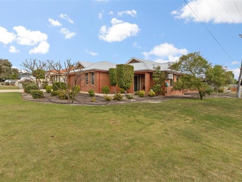 Property for sale in Morley : Passmore Real Estate