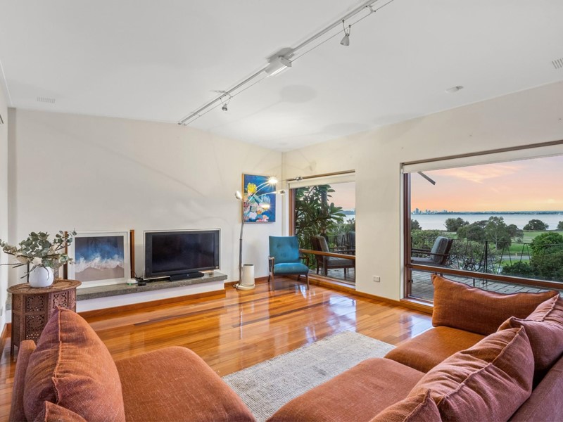 Property for sale in Attadale : Jacky Ladbrook Real Estate