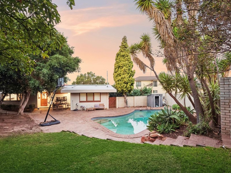 Property for sale in Attadale : Jacky Ladbrook Real Estate
