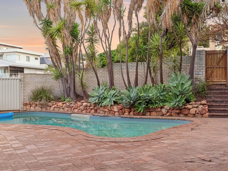 Property for sale in Attadale : Jacky Ladbrook Real Estate