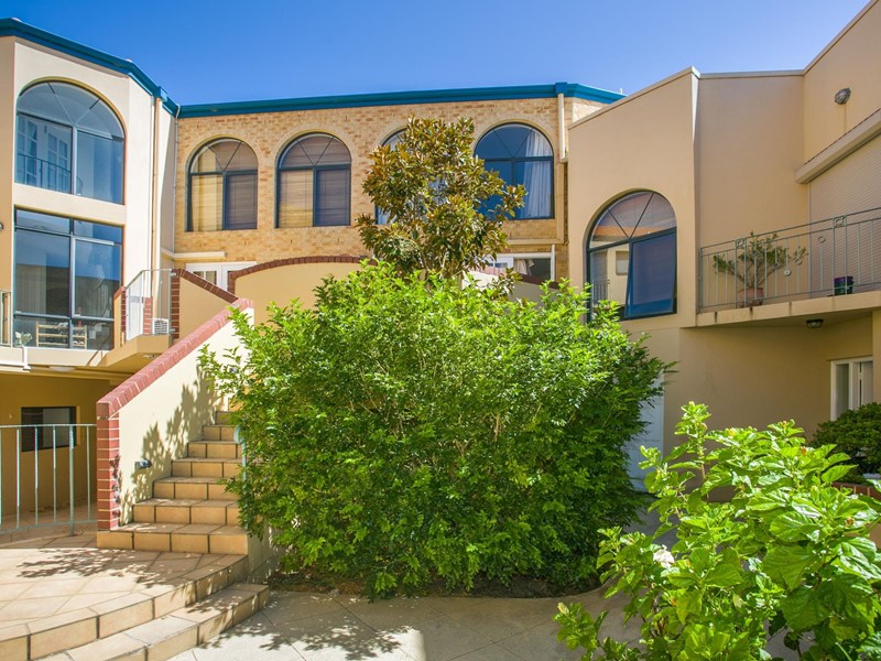 Property for rent in Nedlands : Kempton Azzopardi