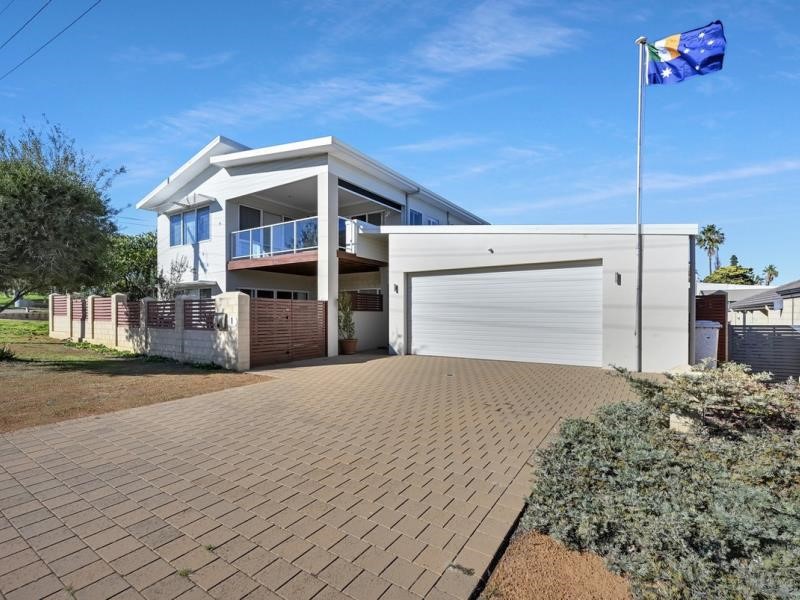 Property for sale in Bluff Point