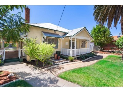 Property for sale in Lamington