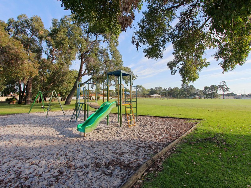 Property for sale in Morley : Passmore Real Estate