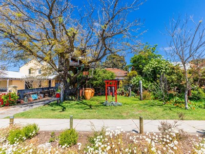 Property for sale in Bicton : Jacky Ladbrook Real Estate