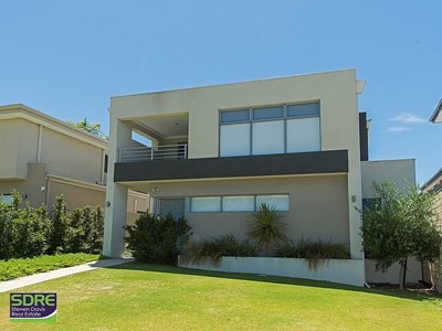 Property For Lease in Como