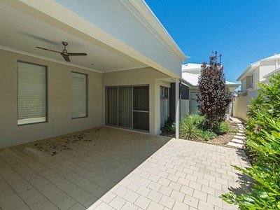 Property For Lease in Como