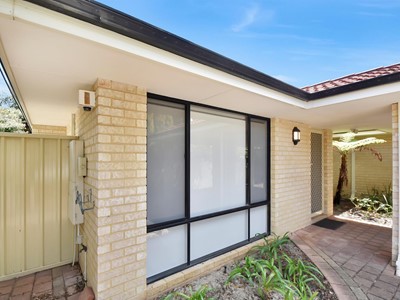 Property UNDER OFFER in Bentley