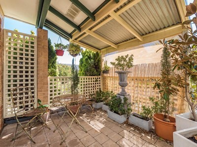 Property for sale in Scarborough : West Coast Real Estate