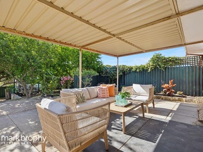 Property for sale in Beaconsfield : Mark Brophy Estate Agent