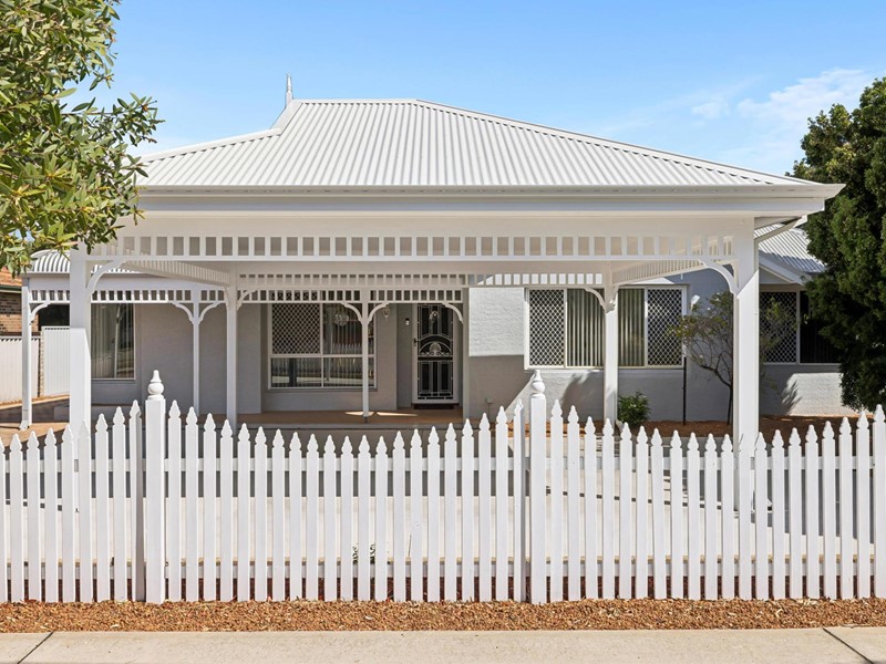 Property for sale in Belmont : Passmore Real Estate