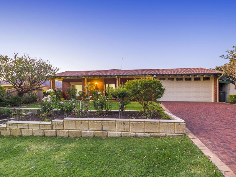 Property for sale in Marangaroo : Passmore Real Estate