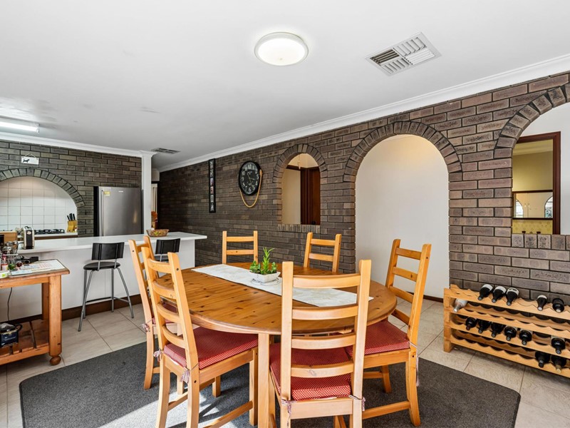 Property for sale in Duncraig : Passmore Real Estate