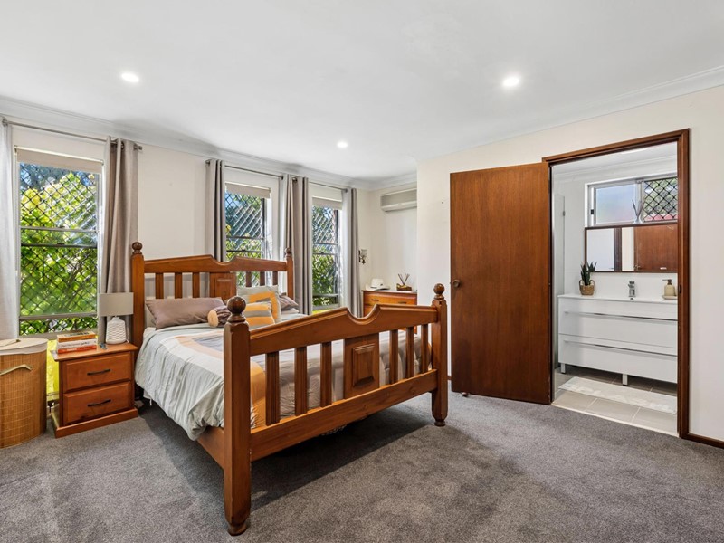 Property for sale in Duncraig : Passmore Real Estate