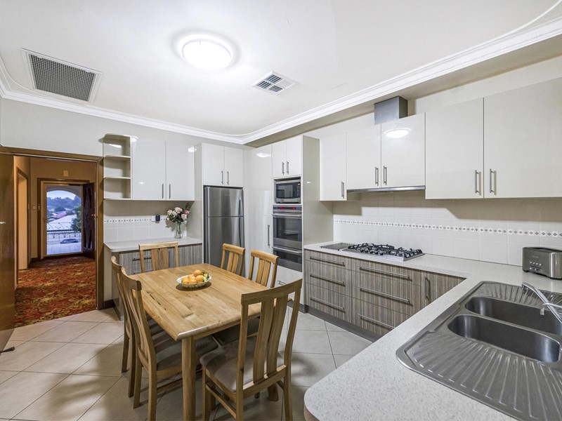 Property for sale in Morley : Passmore Real Estate