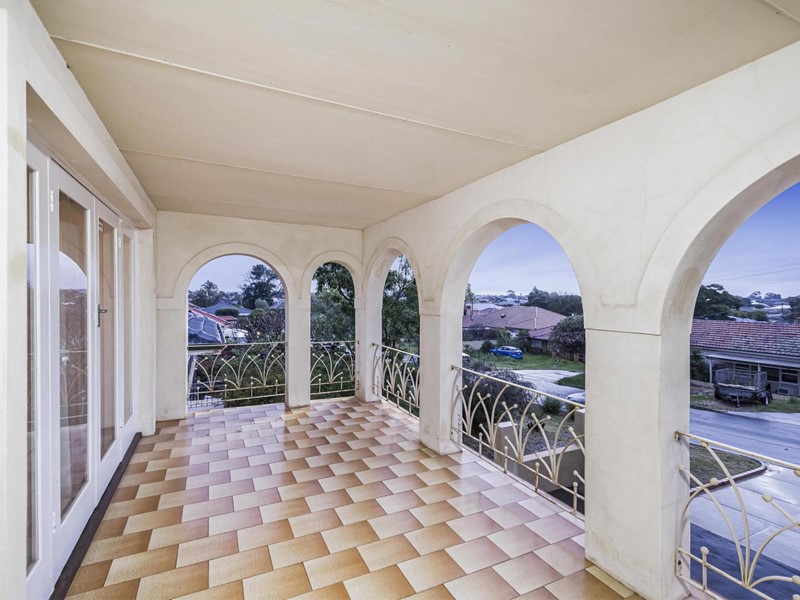 Property for sale in Morley : Passmore Real Estate