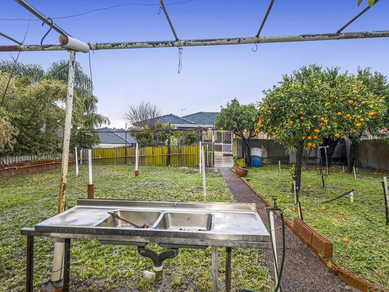 Property for sale in Morley : Passmore Real Estate