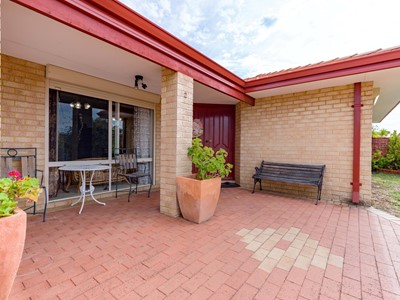 Property for sale in Lake Coogee : Southside Realty