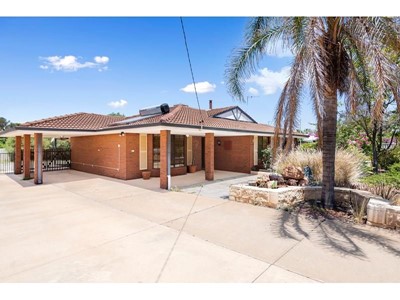 Property for rent in Hannans