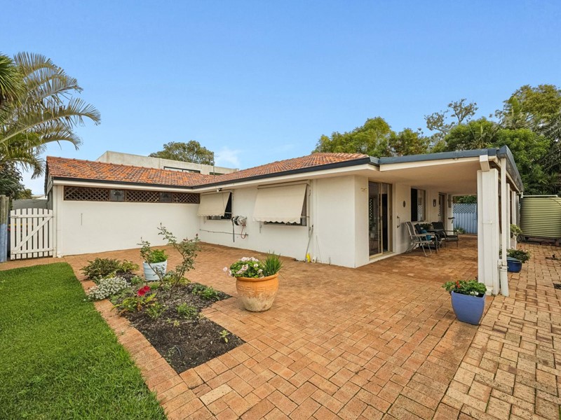 Property for sale in Attadale : Jacky Ladbrook Real Estate