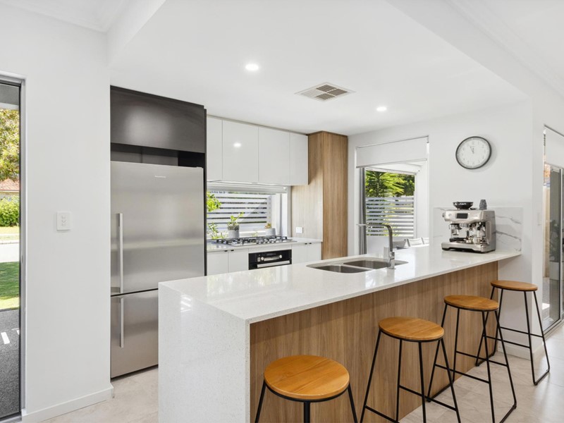 Property for sale in Morley : Passmore Real Estate