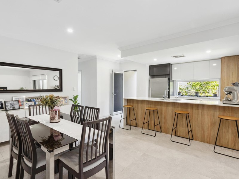 Property for sale in Morley : Passmore Real Estate