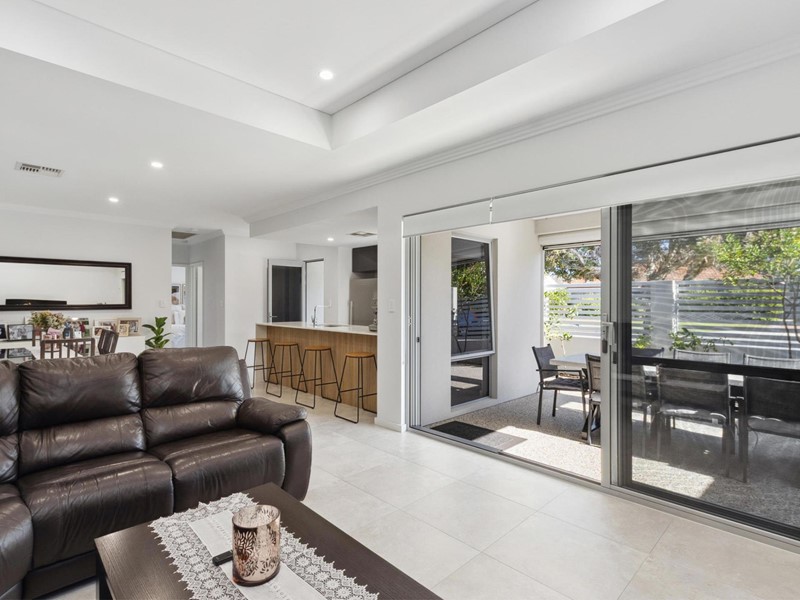 Property for sale in Morley : Passmore Real Estate