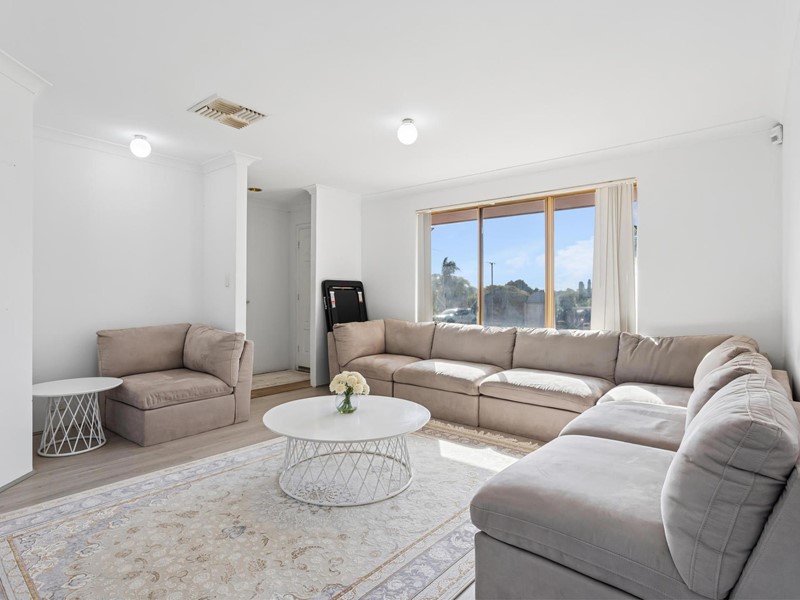 Property for sale in Marangaroo : Passmore Real Estate