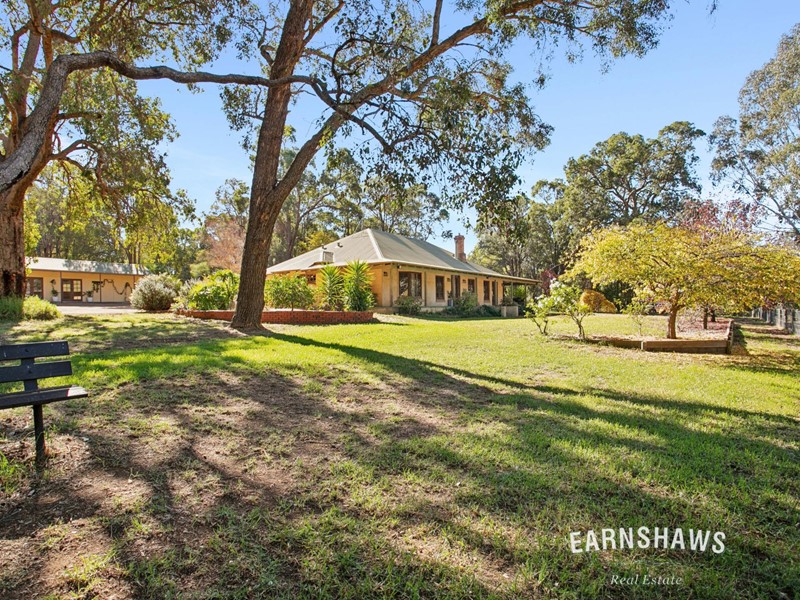 Property for sale in Chidlow