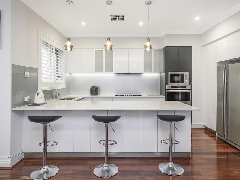 Property for sale in Highgate : Passmore Real Estate