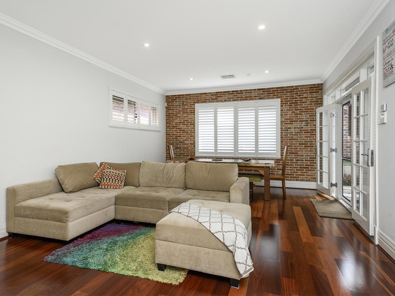 Property for sale in Highgate : Passmore Real Estate