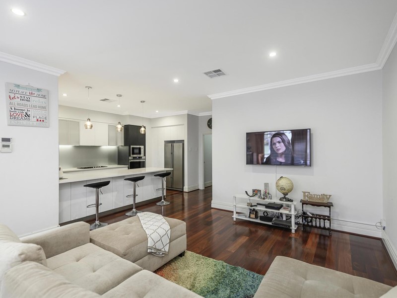 Property for sale in Highgate : Passmore Real Estate