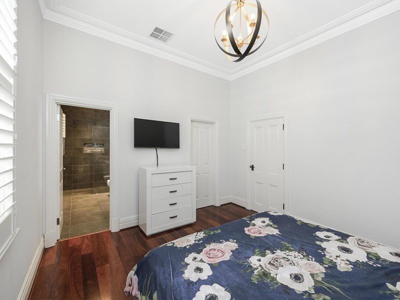 Property for sale in Highgate : Passmore Real Estate