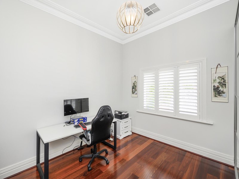 Property for sale in Highgate : Passmore Real Estate
